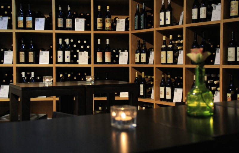 magasin-ST TROPEZ-min_wine_vinorama_wine_bottle_cellar_red_wine_wines_storage_wine_rack-1077047